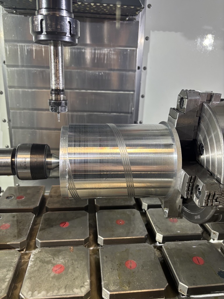 Cylindrical workpiece in the CNC setup